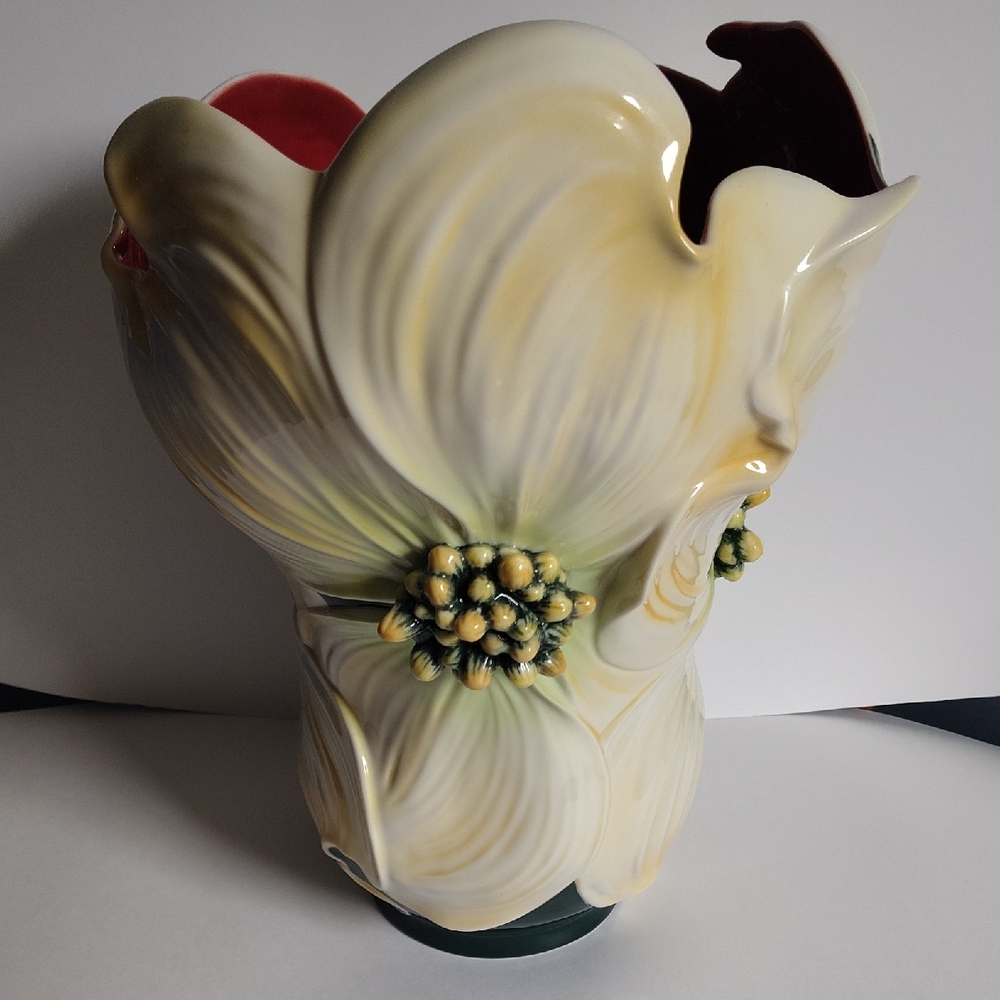 Franz Collection Kathy Ireland Home Dogwood Flower Vase